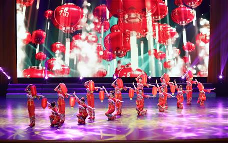 公司與柳州市公安局柳北分局聯合舉辦迎新春警民聯歡會