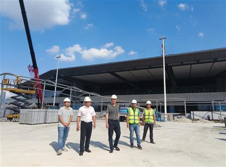 何勇到冶建桂華分公司項目開展國慶節、中秋節前檢查